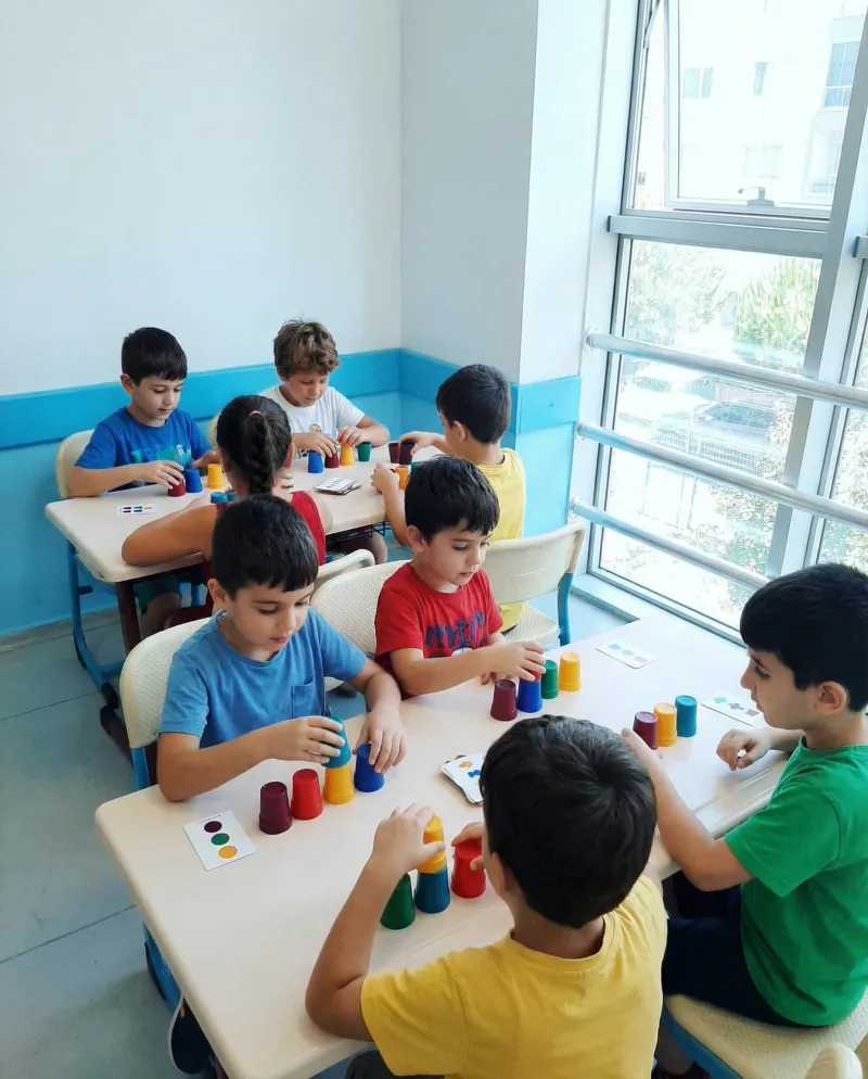 Konak mahallesi anaokulu çocukları sanat atölyesinde