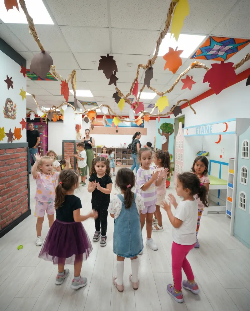 Anaokulu dans ve hareket etkinliği